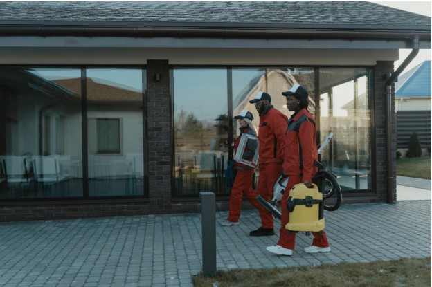 5 Key Reasons to Hire Professional Water Restoration Services